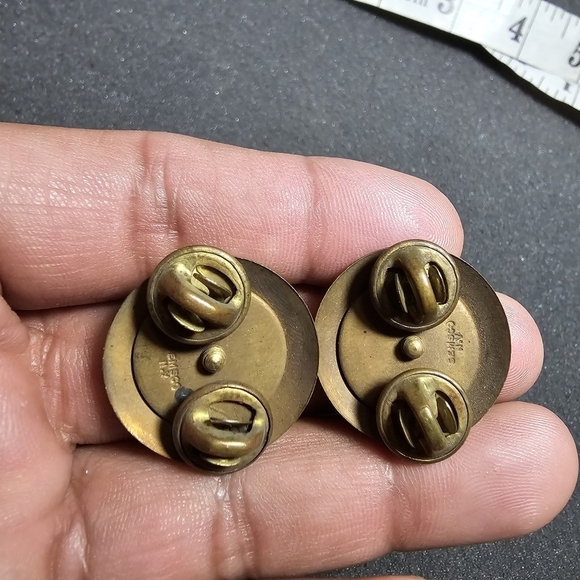 Vintage Military Torch Lapel Hat Pin Gold Tone Round Hall Marked "Gemsco N.Y" sh - Picture 5 of 6